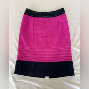 Skirt with stitches. Black and pink